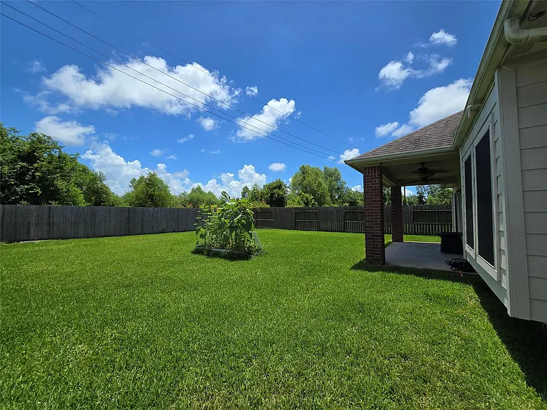 215 Danna St — Photo 36