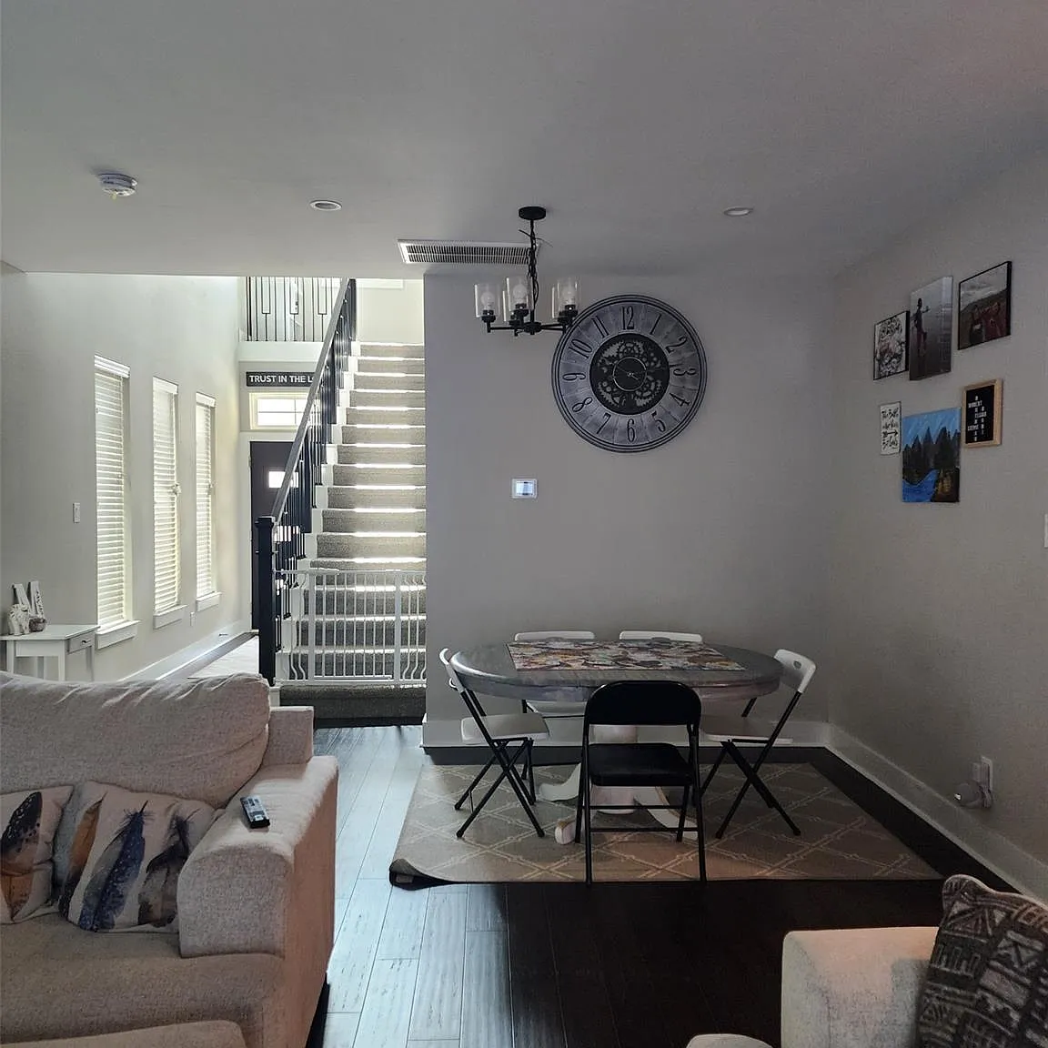 3 bed, 2.5 bath, 1912 sqft, $2,300 — Photo 4