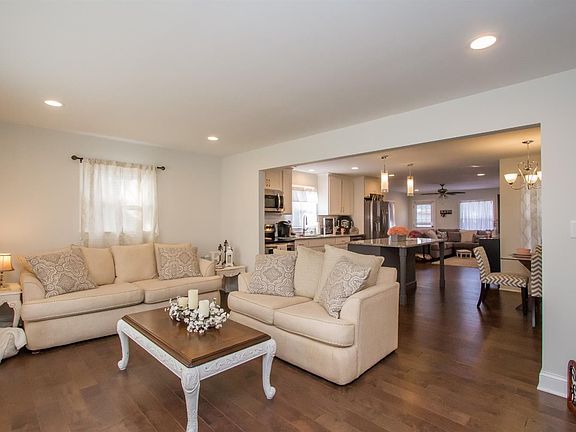 3rd image of 1478 Townley Dr
