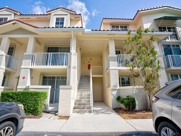 1136 Town Center Dr #11 — Photo 20