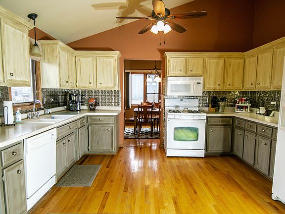 5th image of 15340 Paddock Ln