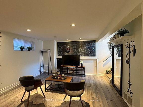 2nd image of 22 Cedar Cres #Basement