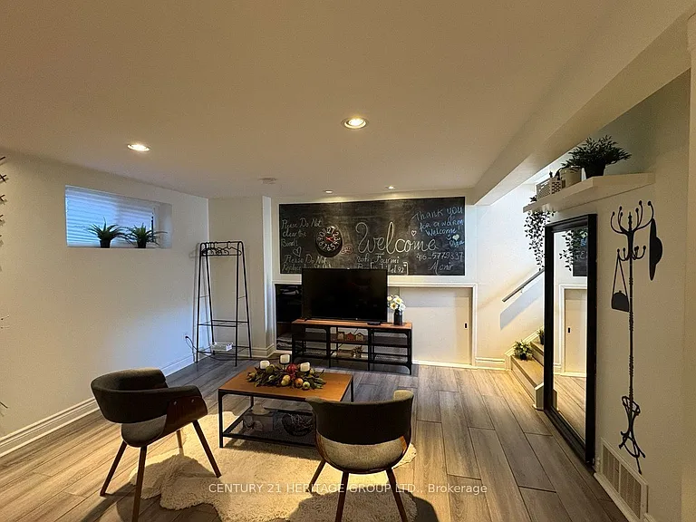 22 Cedar Cres #BASEMENT — Photo 2