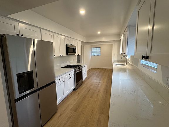 3rd image of 294 Almon Dr
