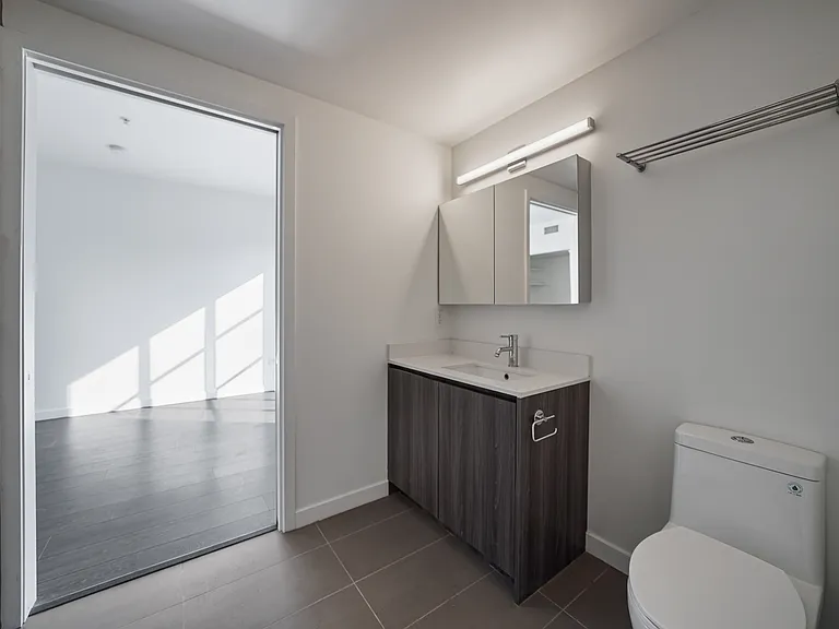 5800 Harold Way — Photo 20