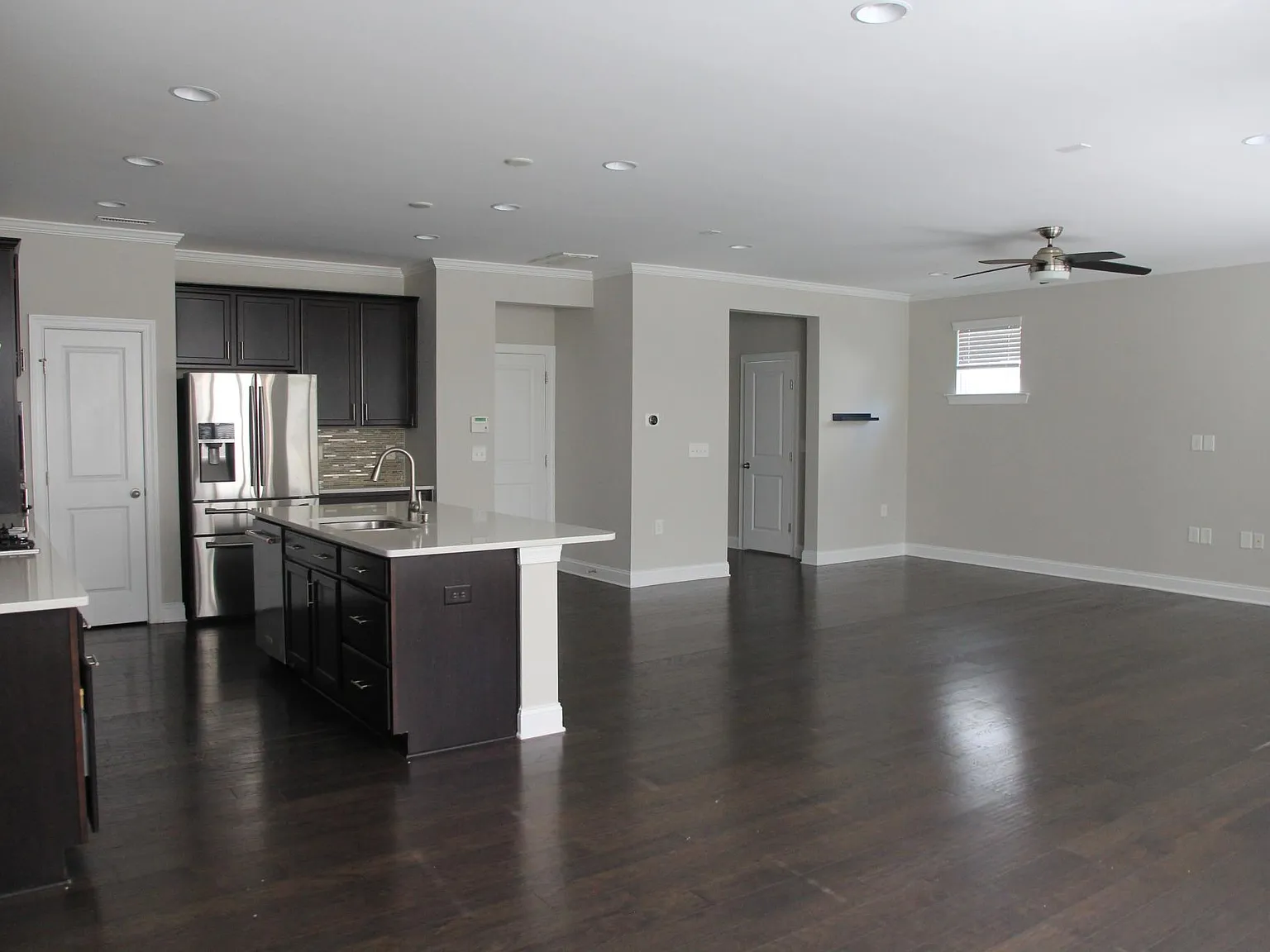 3 bed, 2.5 bath, 2600 sqft, $2,599 — Photo 4