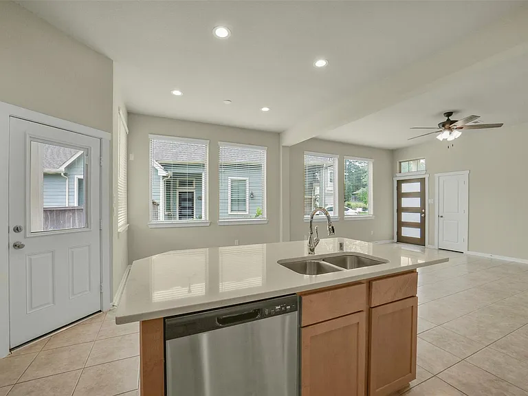 323 N Spotted Fern Dr — Photo 13