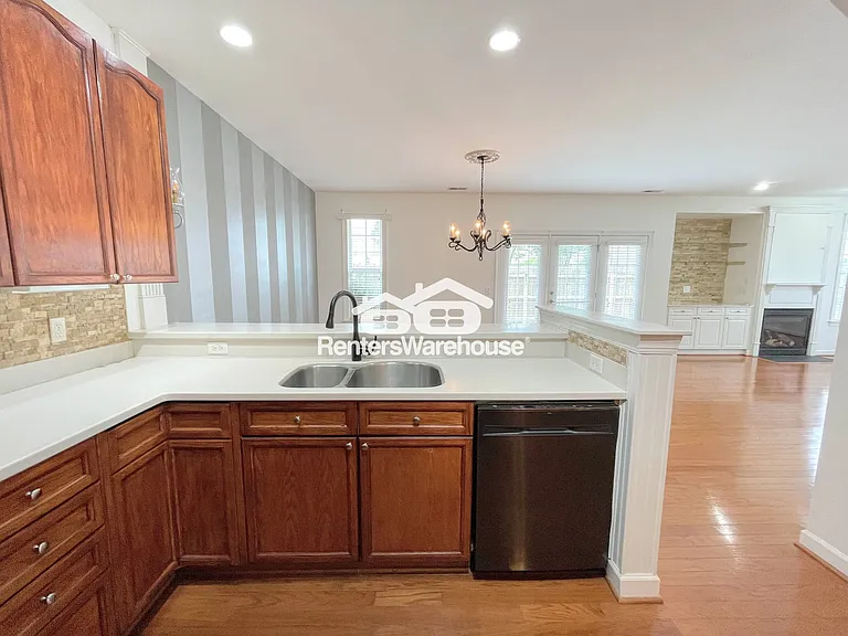 3932 Cromwell Park Dr — Photo 12