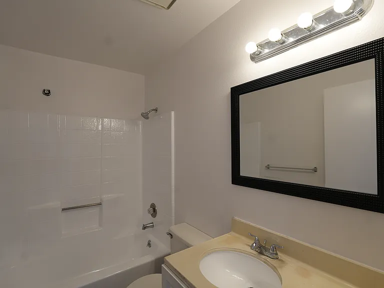 16809 Dalton Ave #6 — Photo 13