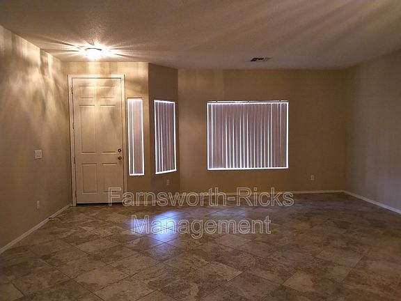 3rd image of 1154 E Locust Dr