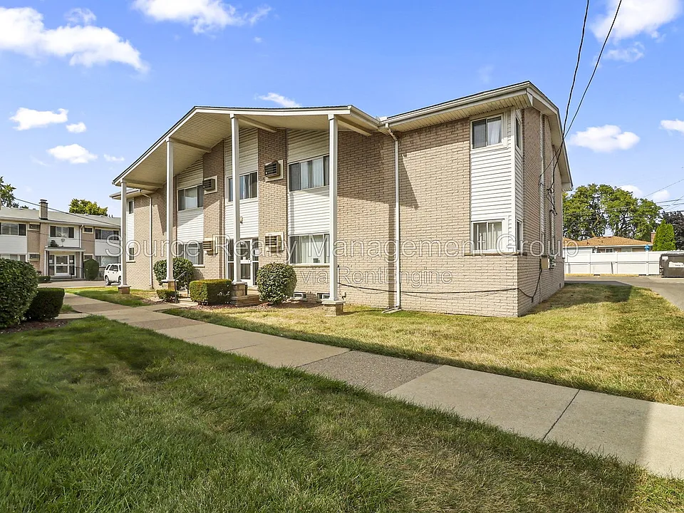 700 Harrison Blvd #16