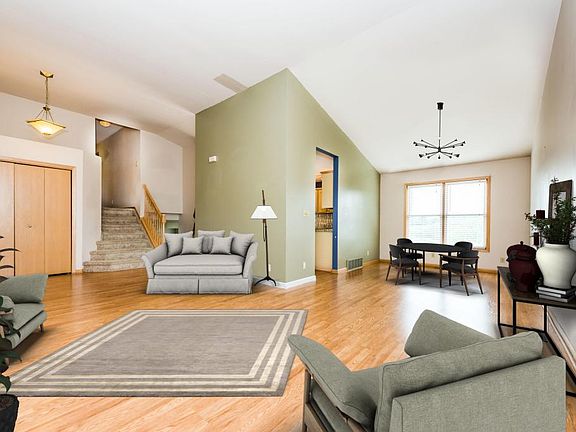 4th image of 411 E Trillium Cir