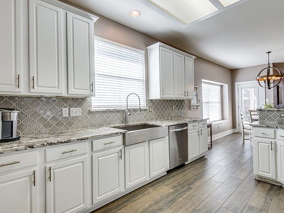 5th image of 4573 Highridge Dr