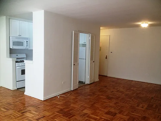 Rented by Prime Realty | media 7