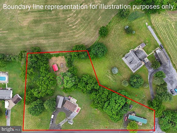 4th image of 183 Oak Hill Rd