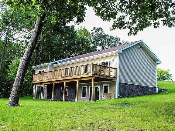 2nd image of 382 Bay Ln