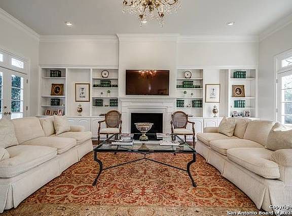5th image of 603 Ivy Ln