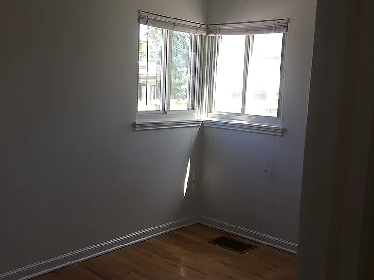 2256 Geneva St — Photo 10
