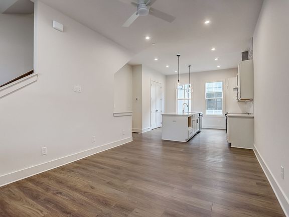 5th image of 4468 Dalston Dr