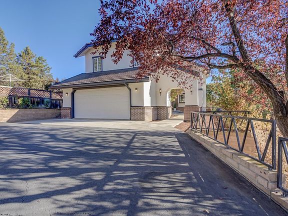 3rd image of 852 Montague Rd
