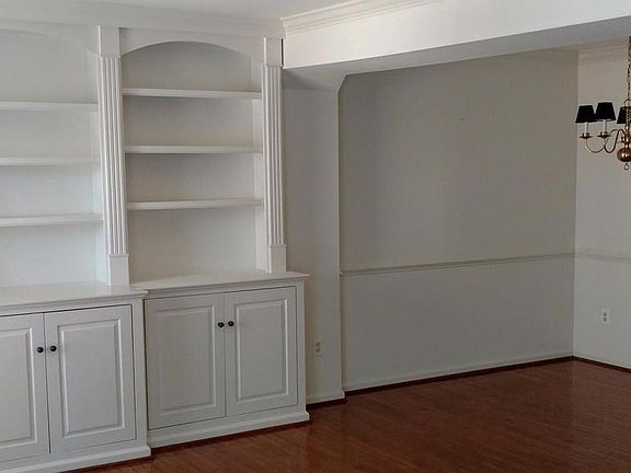 4th image of 1335 Argall Pl