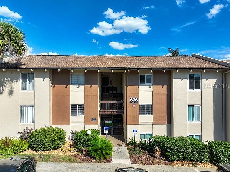 1st image of 626 Orange Dr APT 242