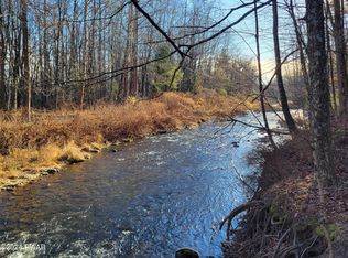 786 Red Rock Rd, Cresco, PA 18326