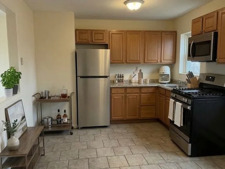 31 Annawan St #E4 — Photo 2