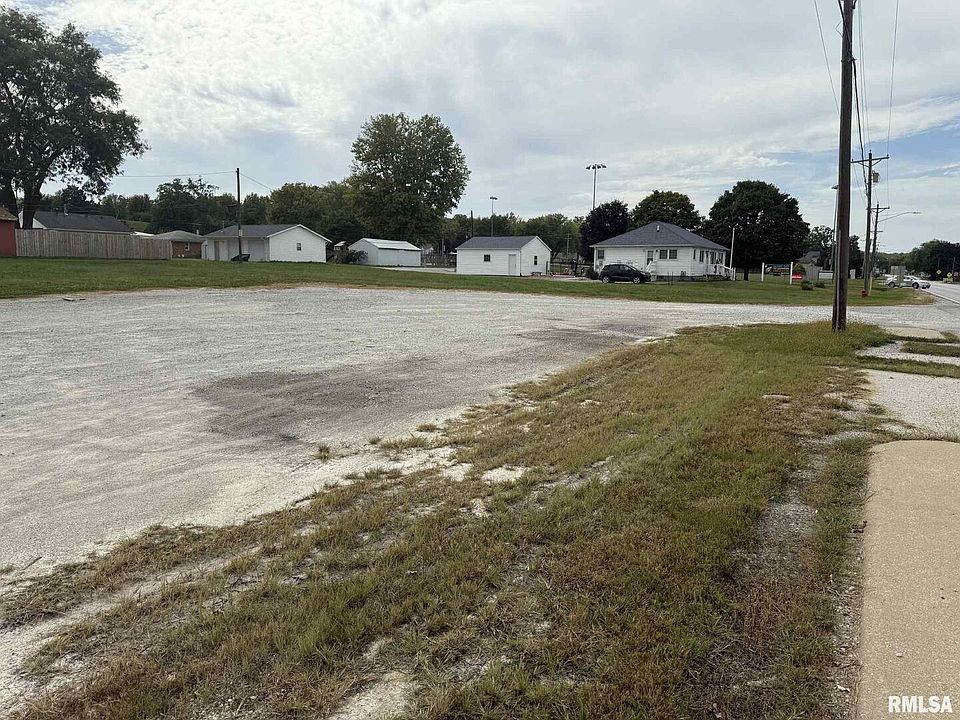 2nd image of 228 6th Ave E