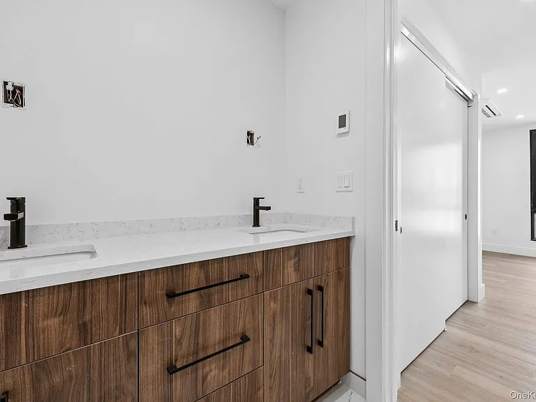 325 Manville Rd #203 — Photo 23