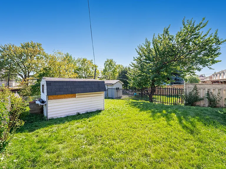 61 Avondale Blvd — Photo 27