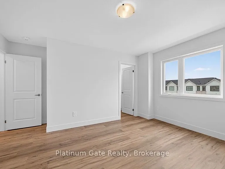 1595 Capri Cres #34 — Photo 9