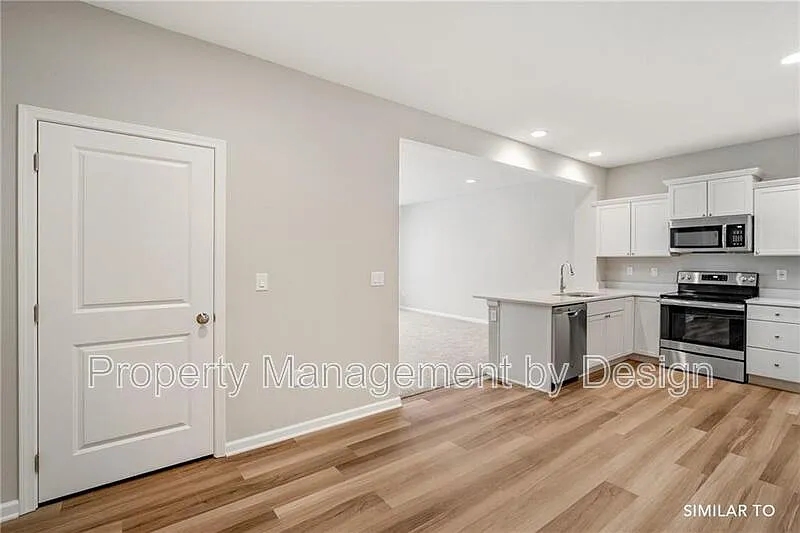 3 bed, 2.5 bath, 1773 sqft, $1,975 — Photo 2