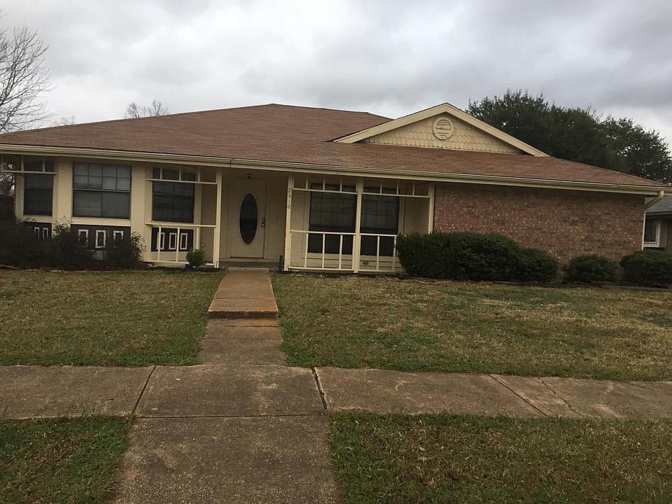 1st image of 2810 Poteet Dr