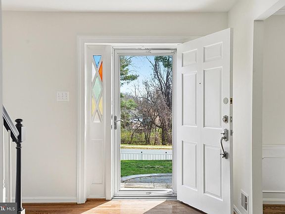 5th image of 1002 Kimberwicke Rd