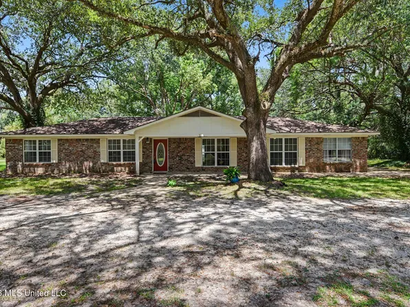 9121 Prairiebrook Rd, Moss Point, MS 39562