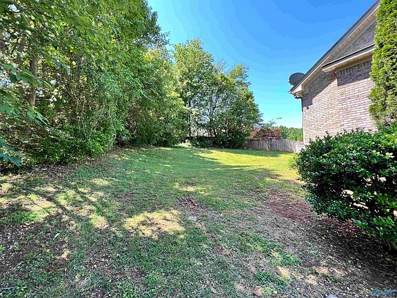 3rd image of 431 Barrington Hills Dr
