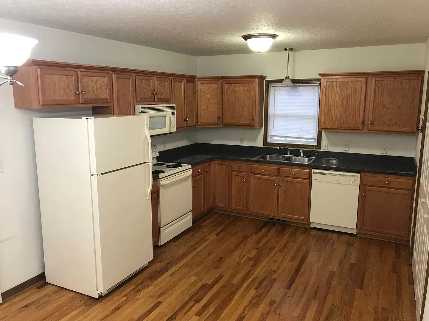 3600 Old Forest Rd — Photo 4