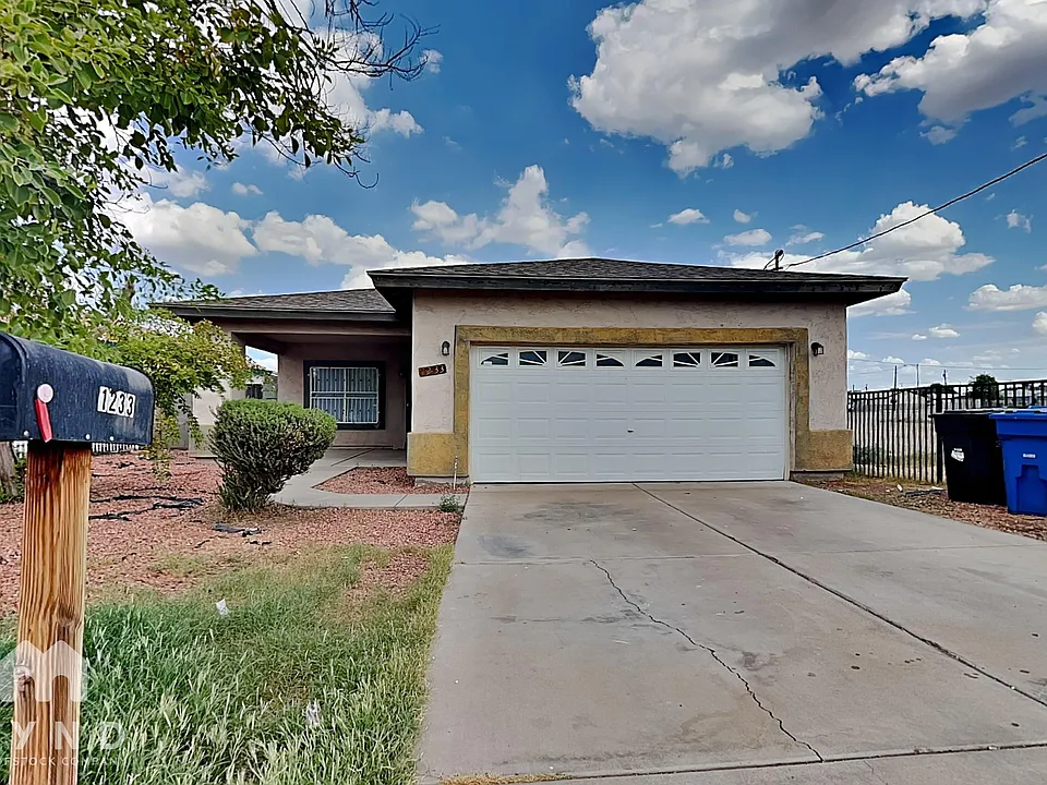 1233 S 14th Ave
