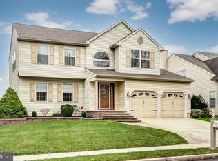 18 Hewlings Dr, Marlton, NJ 08053