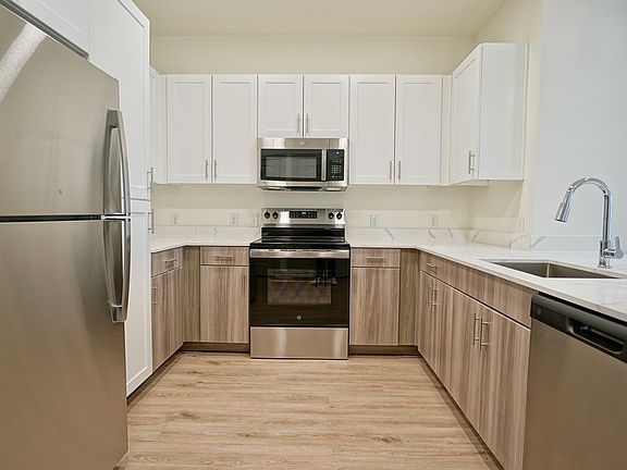 2nd image of 524 Center Point Rd #2121