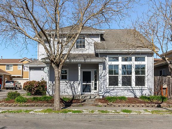 2nd image of 1407 Woodside Cir