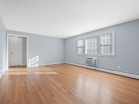 3rd image of 79 Charter Oak St #3