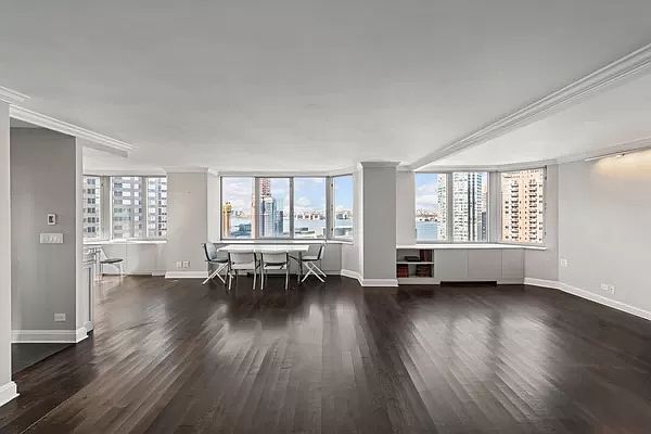 1st image of 500 W 43rd St APT 31A