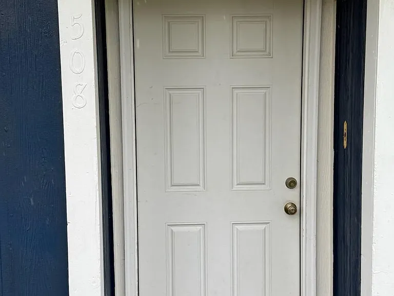 508 Closhire Ln — Photo 3