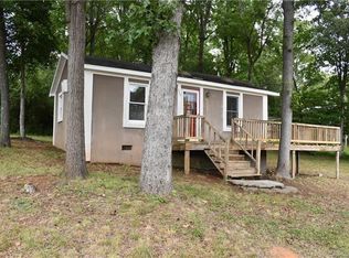689 Pinehaven Dr, New London, NC 28127
