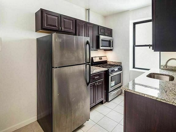 3rd image of 735 W 172nd St APT A33
