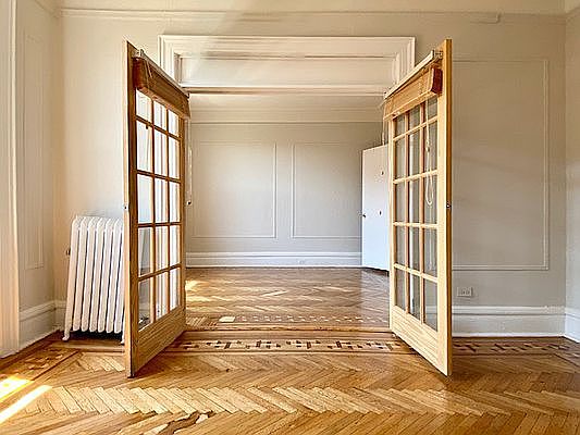 2nd image of 189 Claremont Ave APT 52