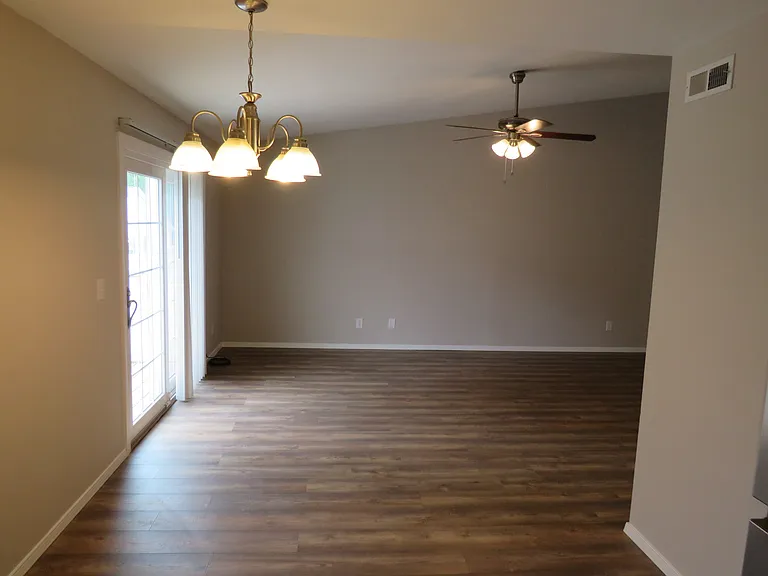 244 Carriage Ct — Photo 12