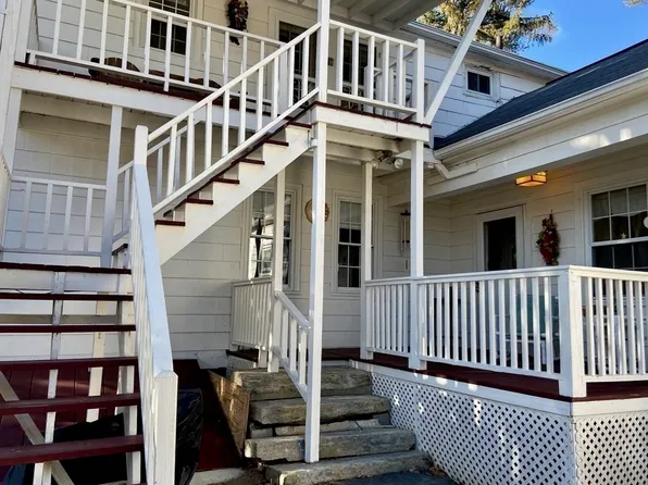 58 S East St APT 3, Amherst, MA 01002